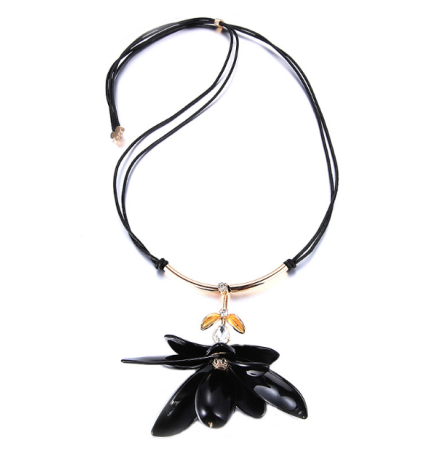 Korean Fashion Black Acrylic Flower Pendant Necklaces Imitation Crystal Inlay Double Leather Rope Necklaces Jewelry